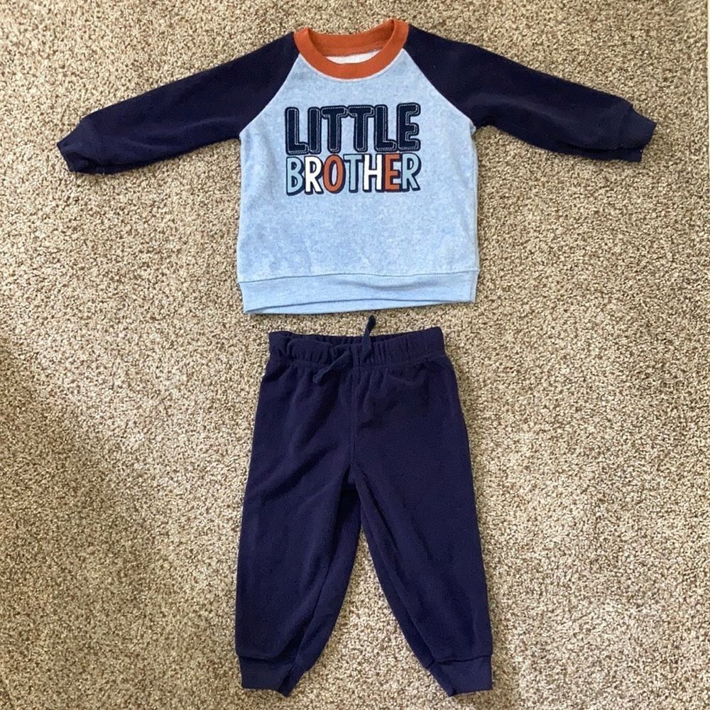 Carter’s infant fleece outfit Size 12 months